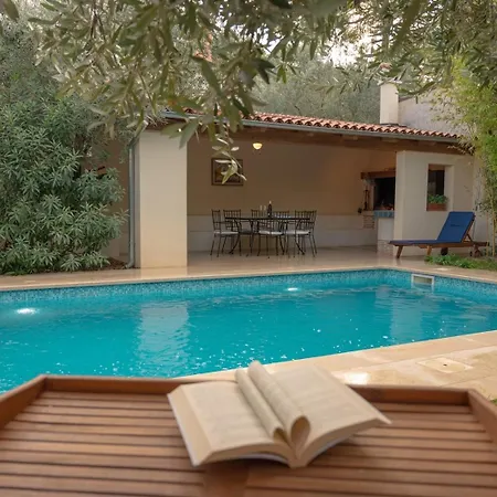 Family Friendly House With A Swimming Pool - 26964 Casa de Férias *