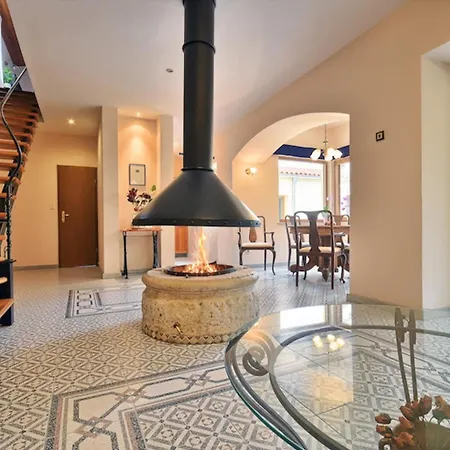 Family Friendly House With A Swimming Pool - 26964 Pula